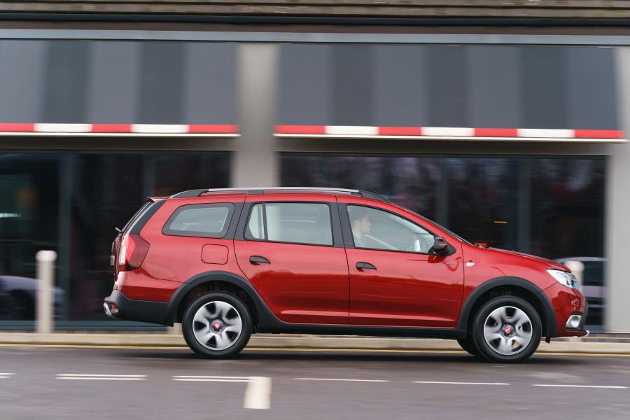  Dacia Logan MCV Stepway Techroad 2019 года  (UK) (фото 27 из 34)